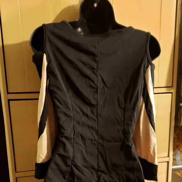 Ladies cold shoulder fashion top - Picture 6 of 9